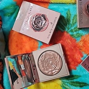 Smashbox x Vlada petal metal highlighter Rosemantic